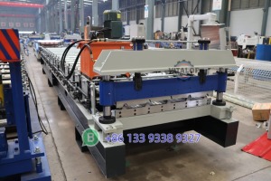 rib type roofing machine
